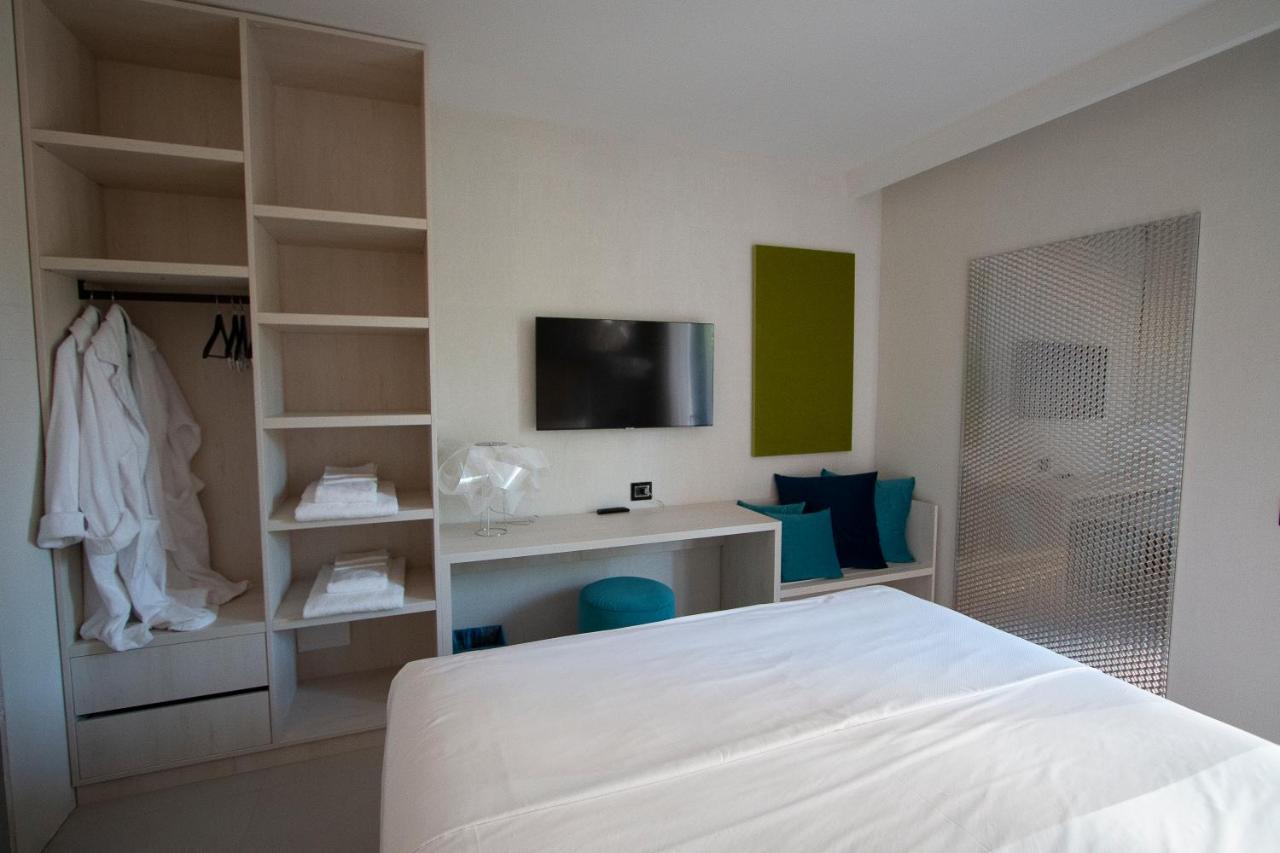 Demo Hotel Design Emotion Rimini Buitenkant foto