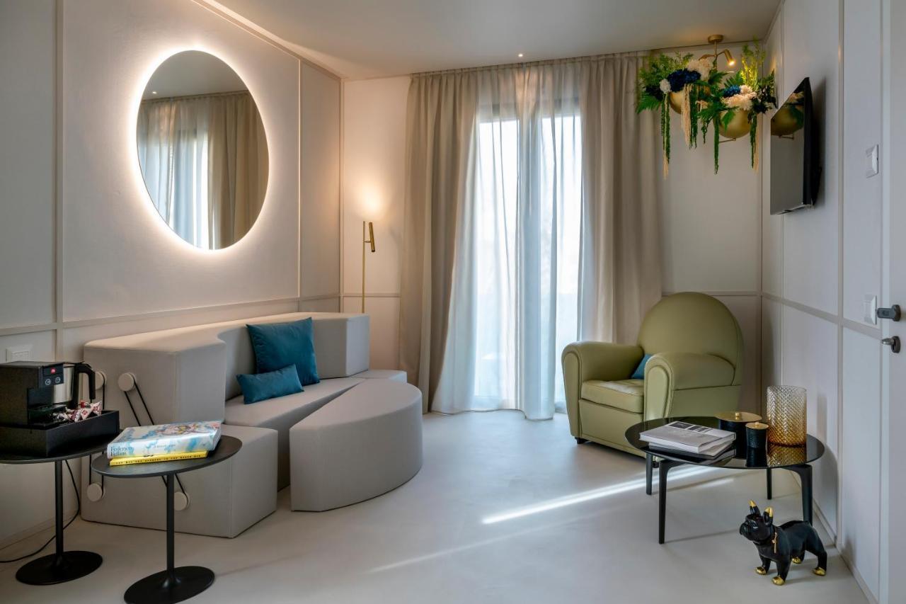 Demo Hotel Design Emotion Rimini Buitenkant foto